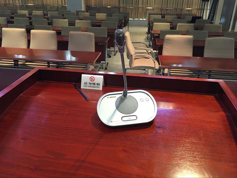 报告厅演讲台鹅颈话筒