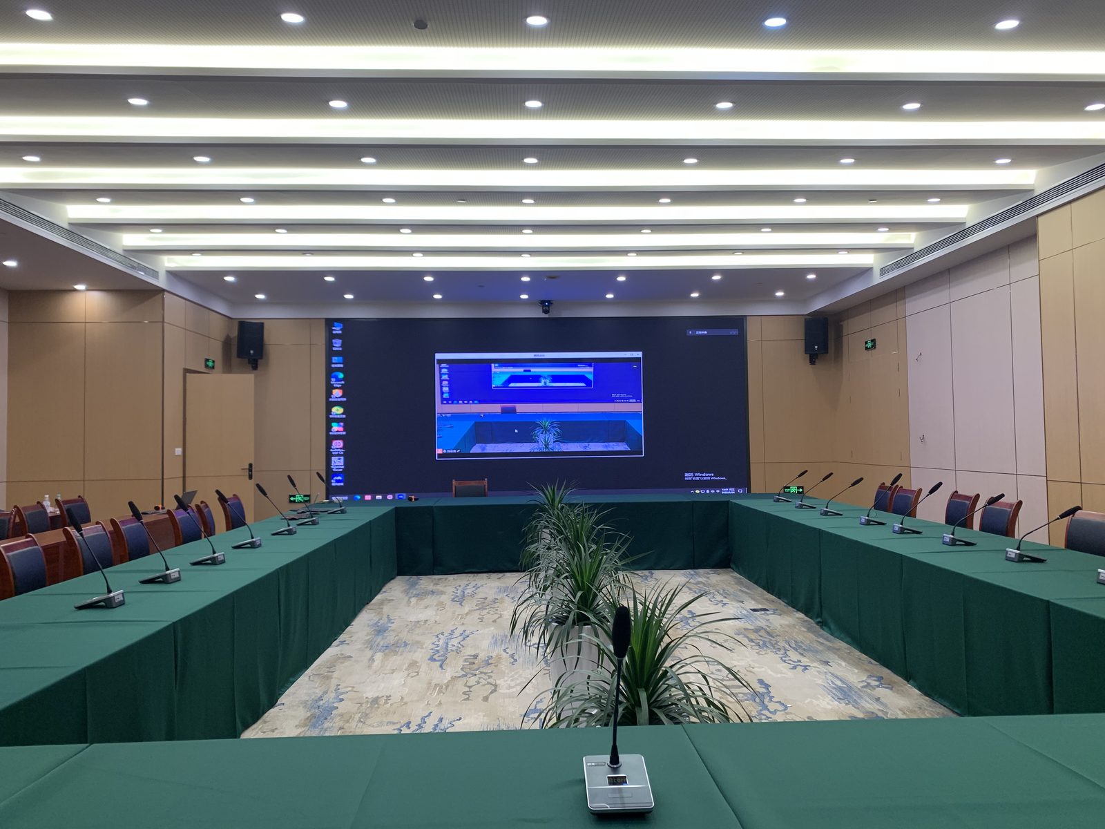 铁建高速五中心大型会议室全景 LED主屏